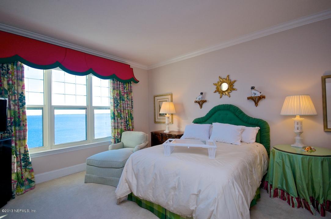 2358 Riverside Avenue, Unit 703 Jacksonville, FL 32204 - Photo 12 of 48 Cheerful Master Bedroom