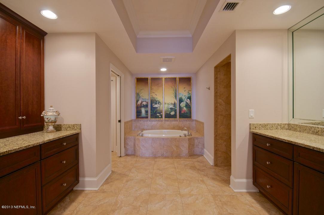 2358 Riverside Avenue, Unit 703 Jacksonville, FL 32204 - Photo 14 of 48 Master Bath