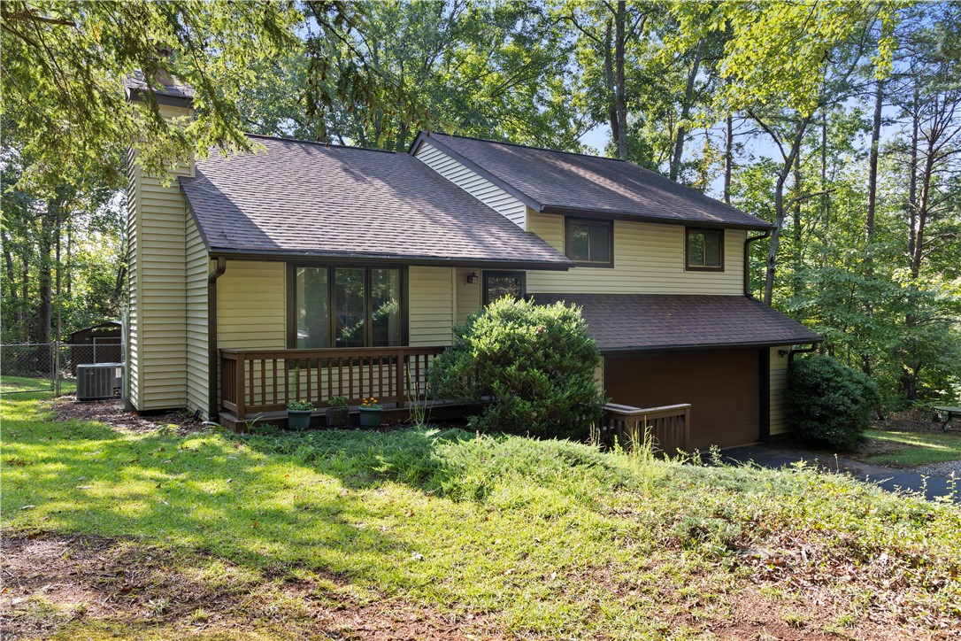 304 Rockingham Road Seneca, SC 29672 - Photo 2 of 21