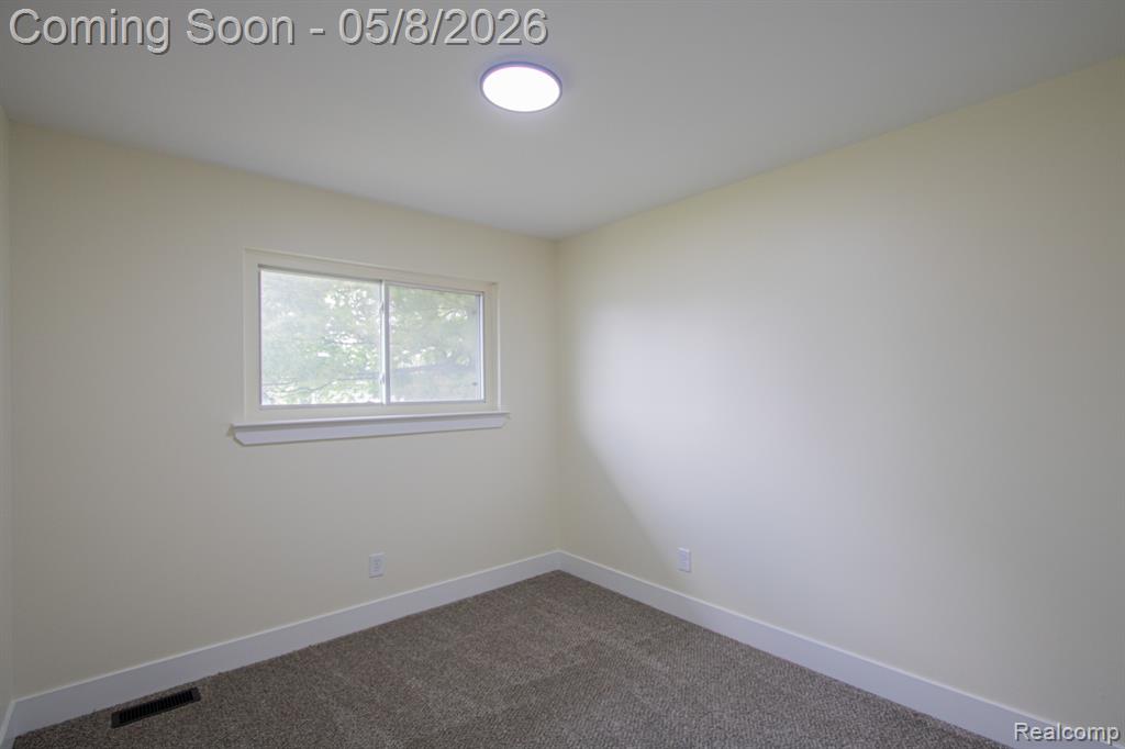 31000 Fall Fraser, MI 48026 - Photo 17 of 28