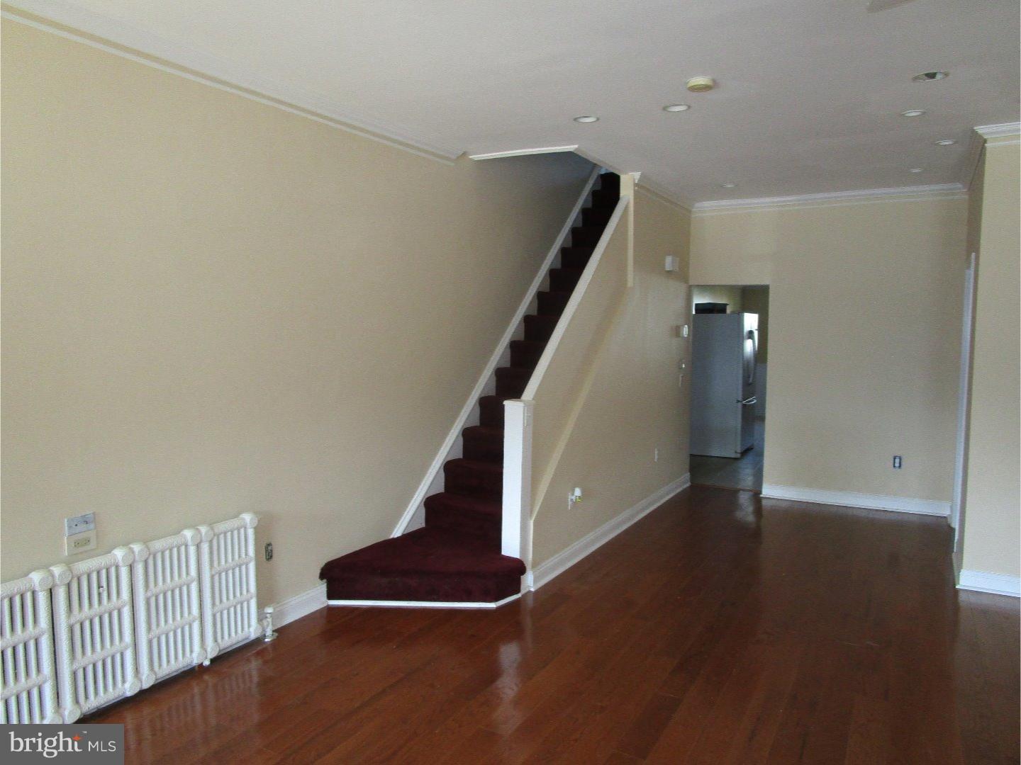 249 Rochelle Avenue Philadelphia, PA 19128 - Photo 2 of 20 Living Room
