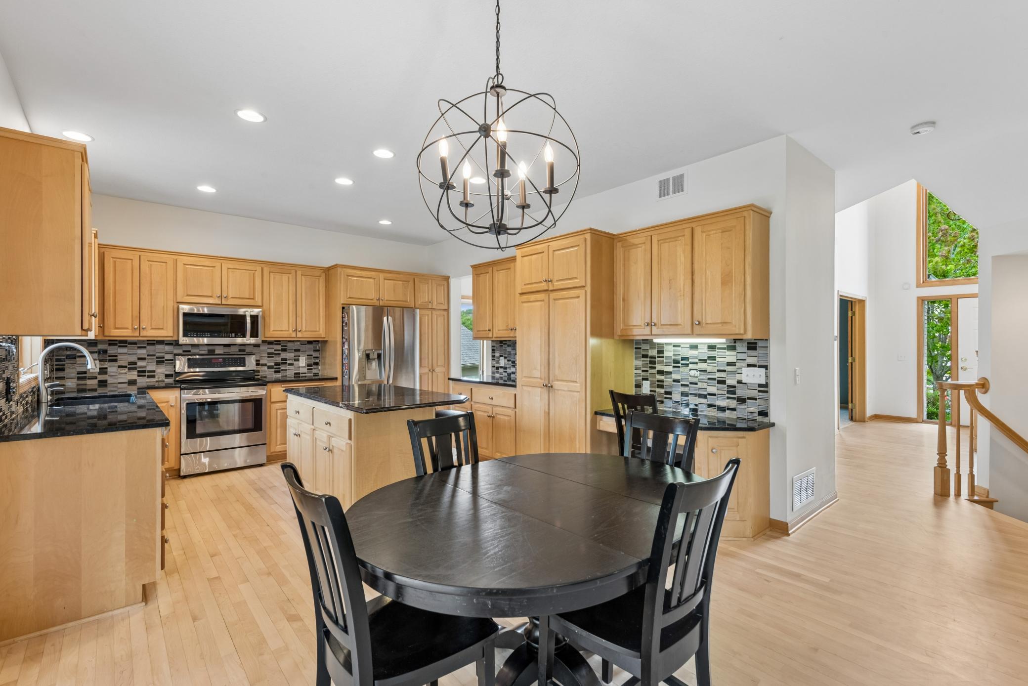 9257 Shetland Road Eden Prairie, MN 55347 - Photo 7 of 46