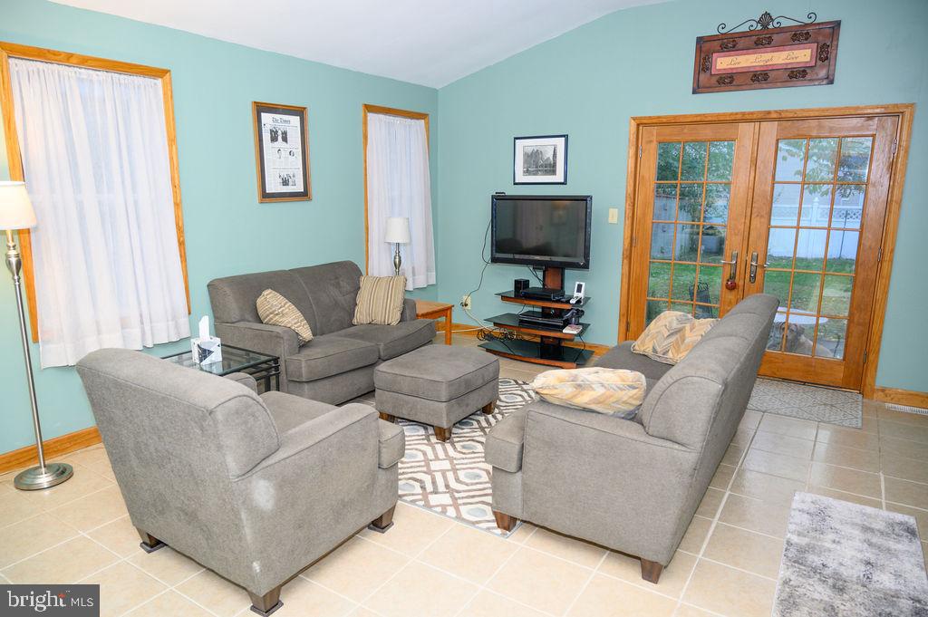 130 Delaware Avenue Riverside, NJ 08075 - Photo 15 of 29