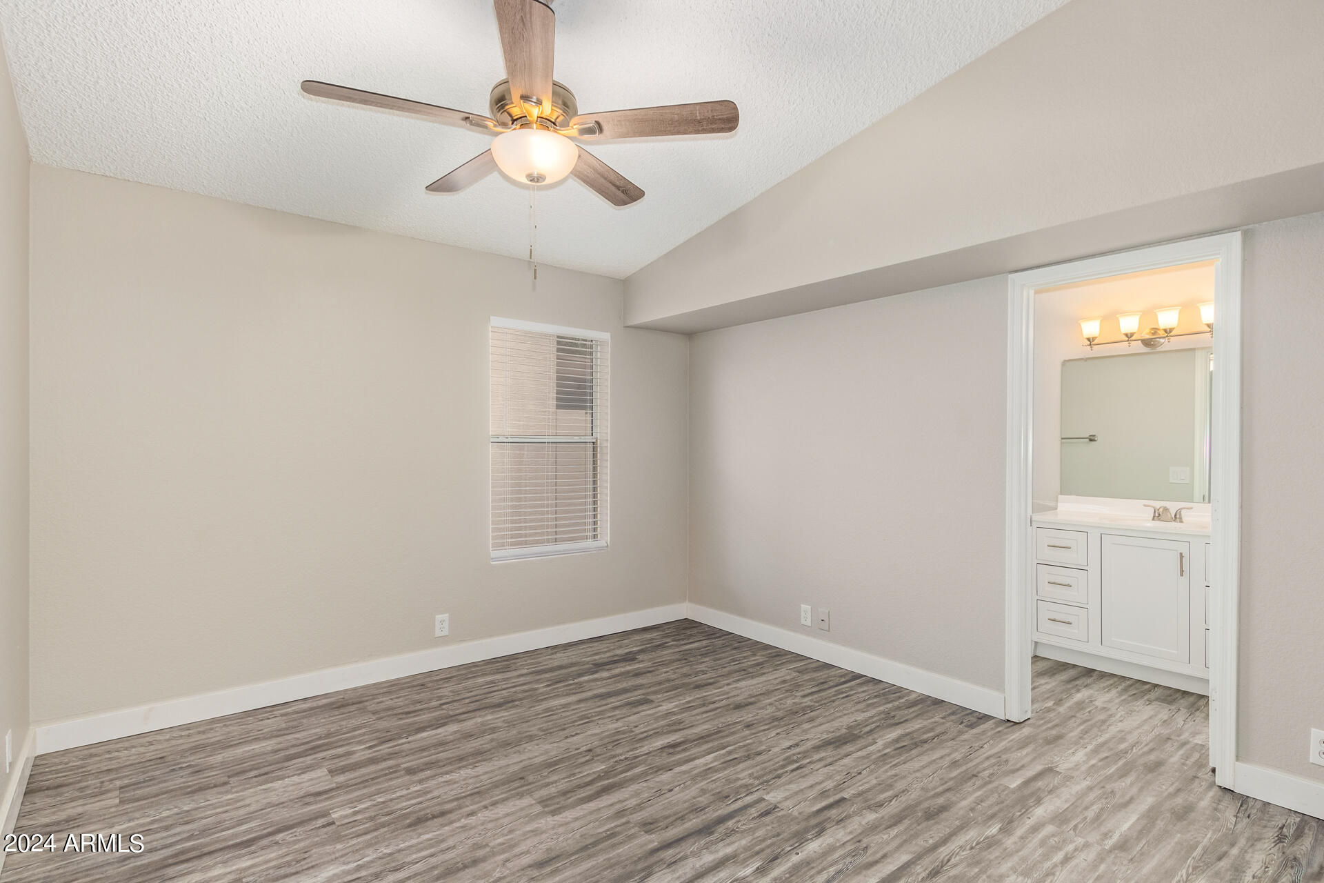 534 East Marco Polo Road Phoenix, AZ 85024 - Photo 10 of 25