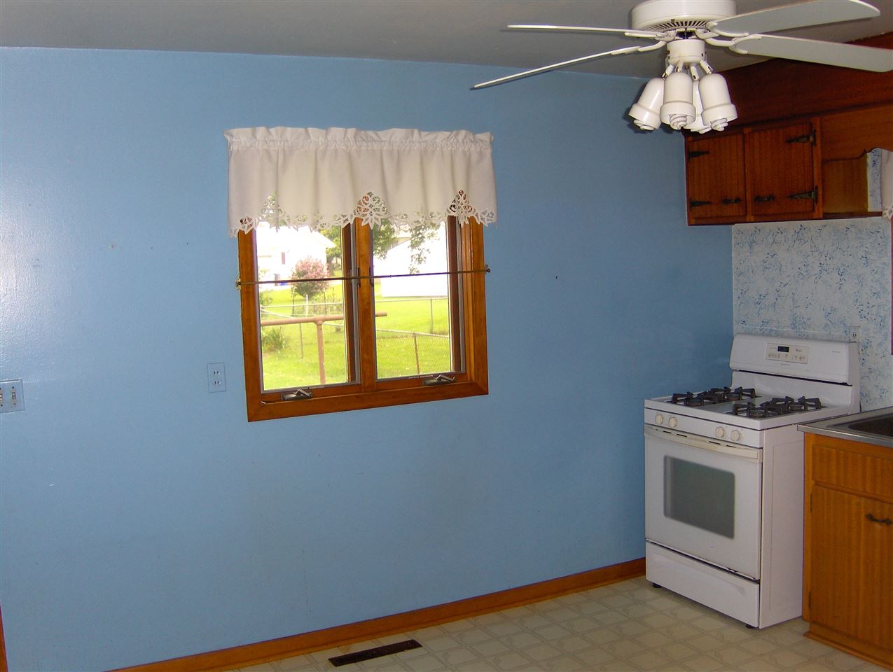 7103 Mildred Road Machesney Park, IL 61115 - Photo 5 of 15 Gallery Image 5