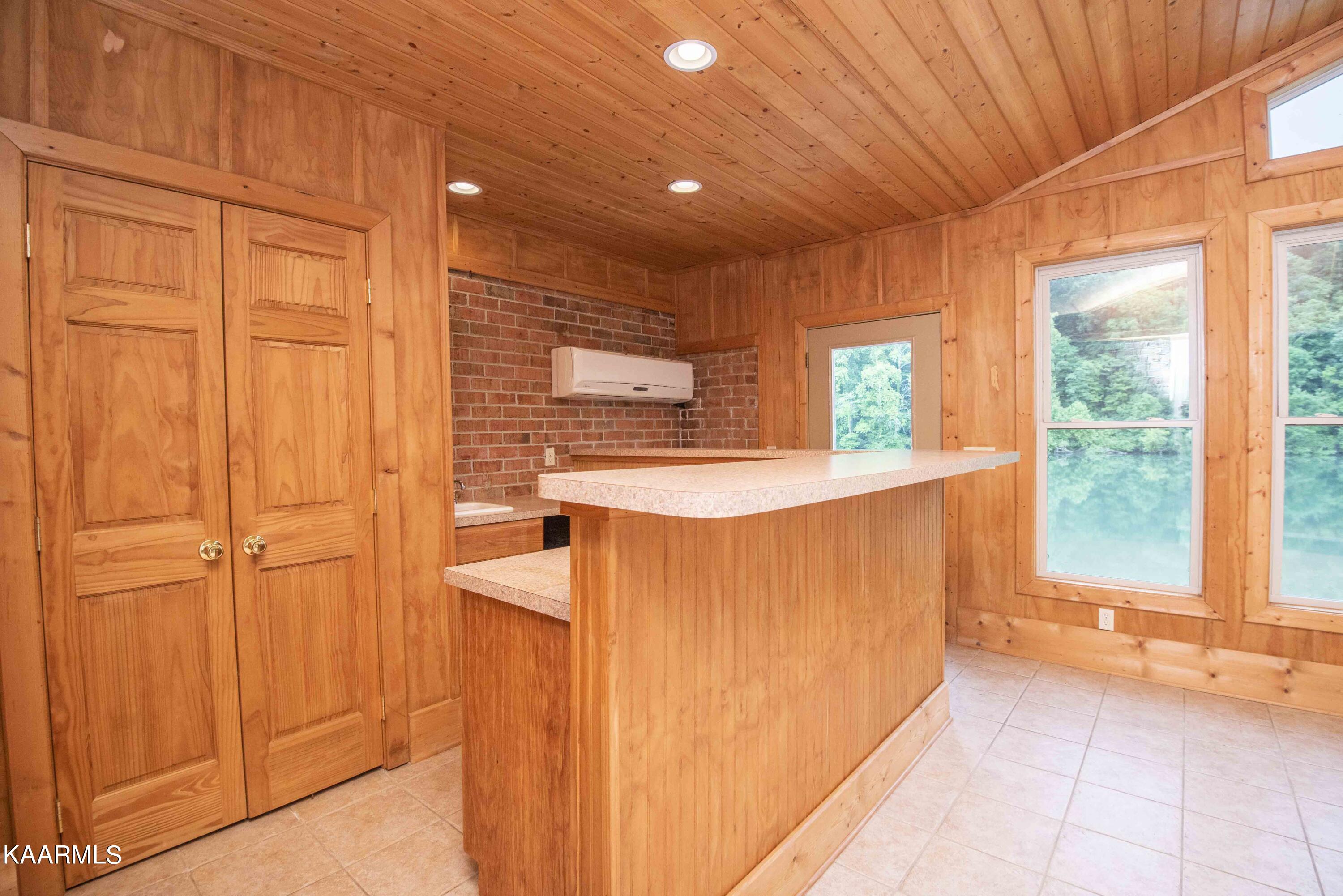 522 Riverside Drive Clinton, TN 37716 - Photo 33 of 40 SUNROOM