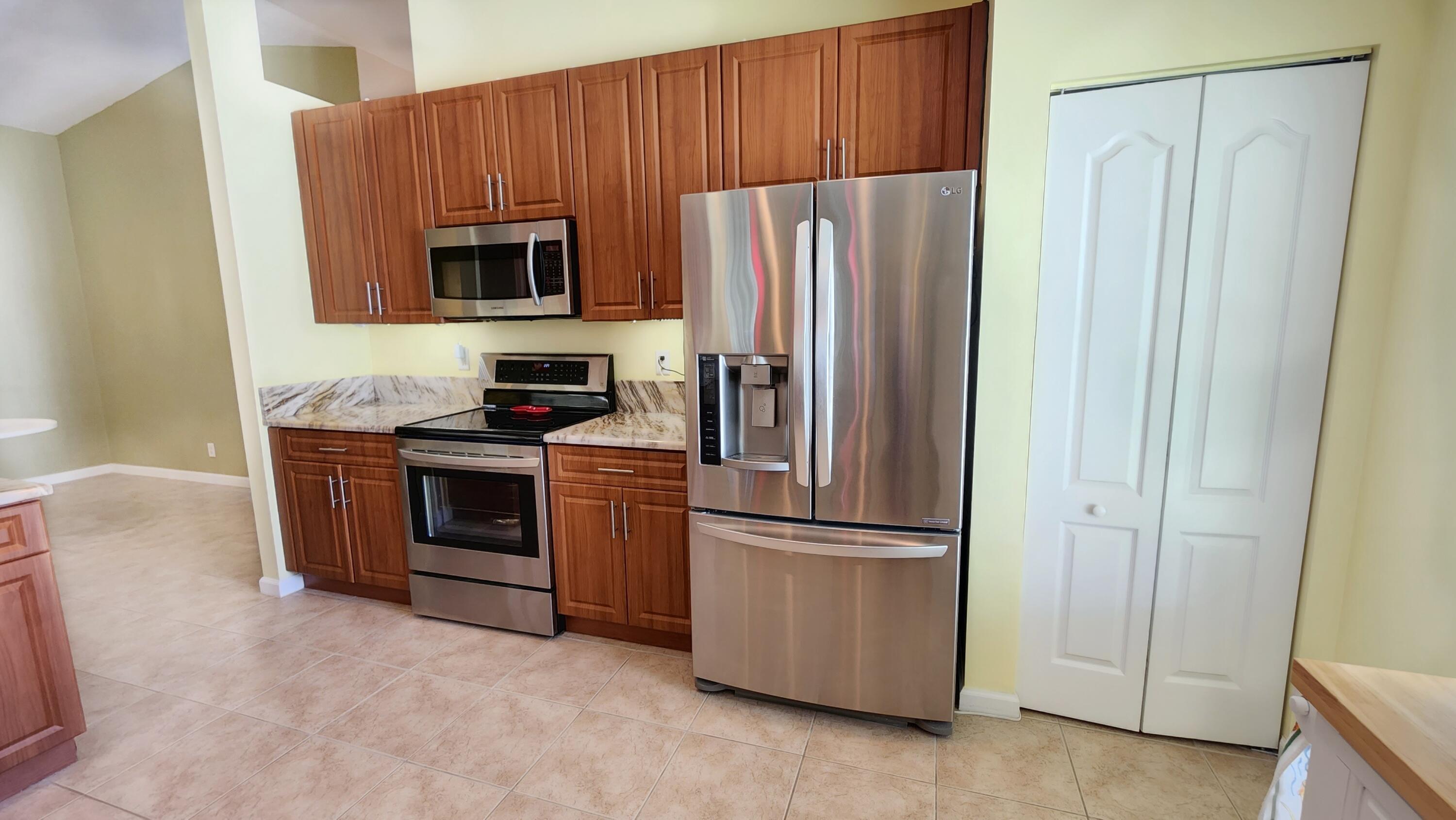 2584 Southwest Impala Way Stuart, FL 34997 - Photo 19 of 72 Kitchen