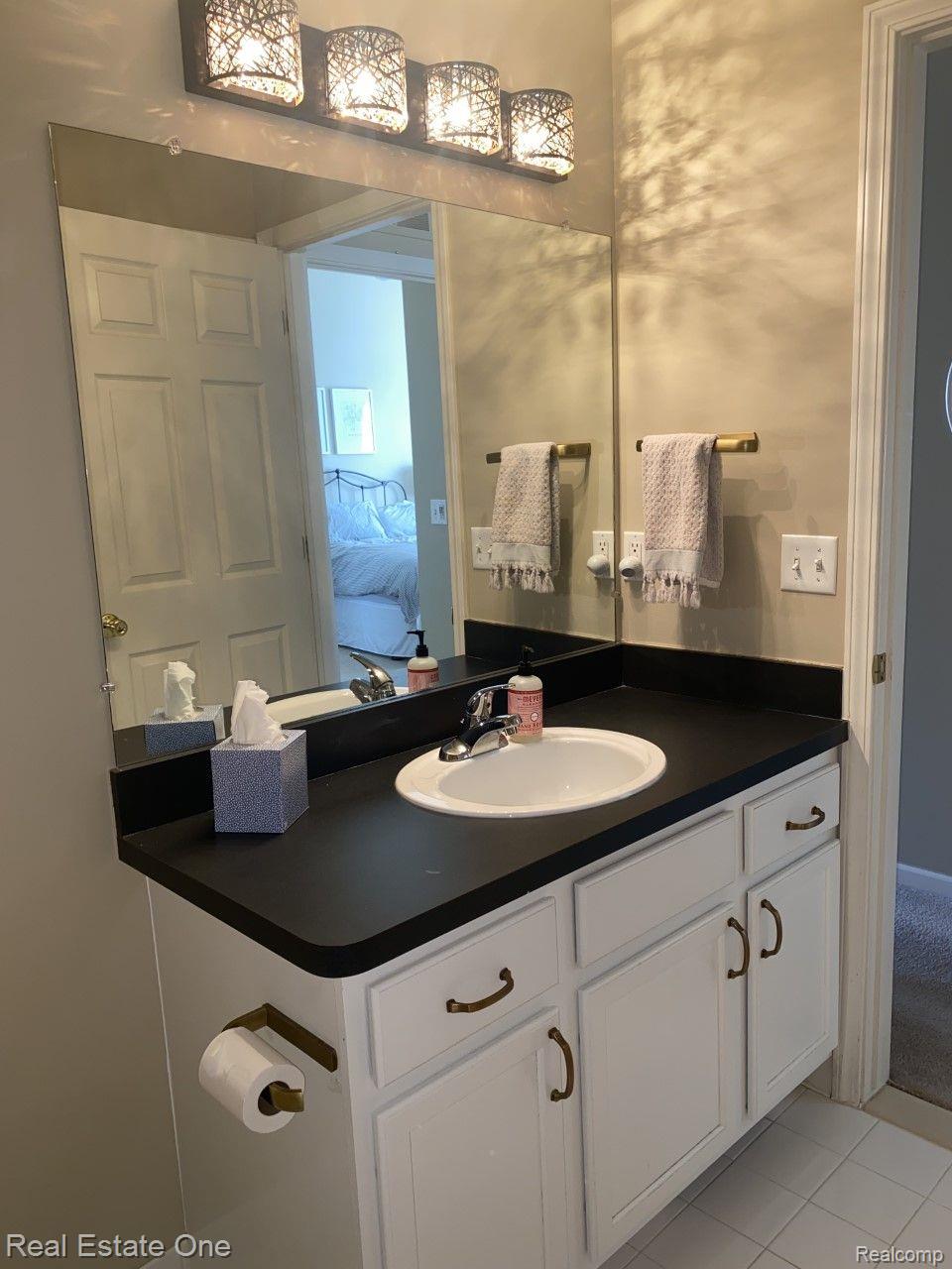 1704 Deepwood Circle Rochester, MI 48307 - Photo 45 of 51 Gallery Image 45