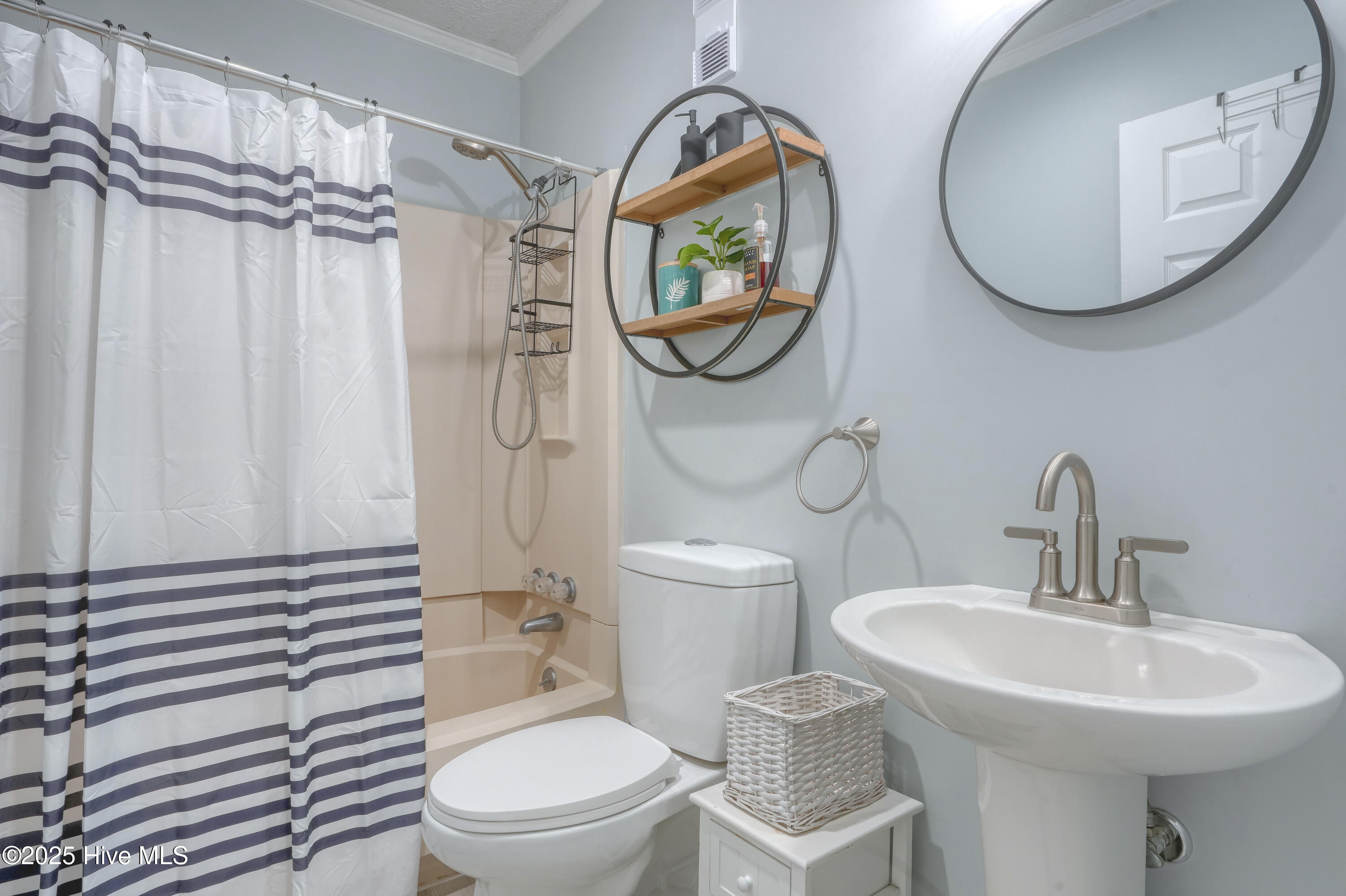 2210 New River Inlet Road, Unit 360 North Topsail Beach, NC 28460 - Photo 20 of 36 360 Topsail Reef - Interior - Edited_15