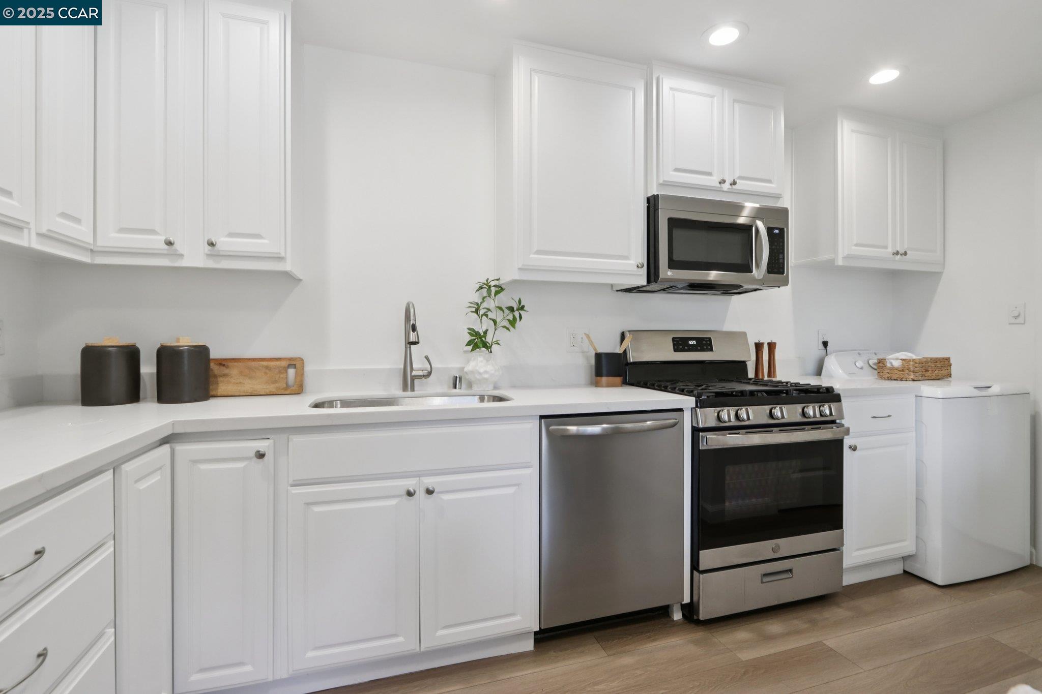 1467 Cape Cod Way Concord, CA 94521 - Photo 13 of 31