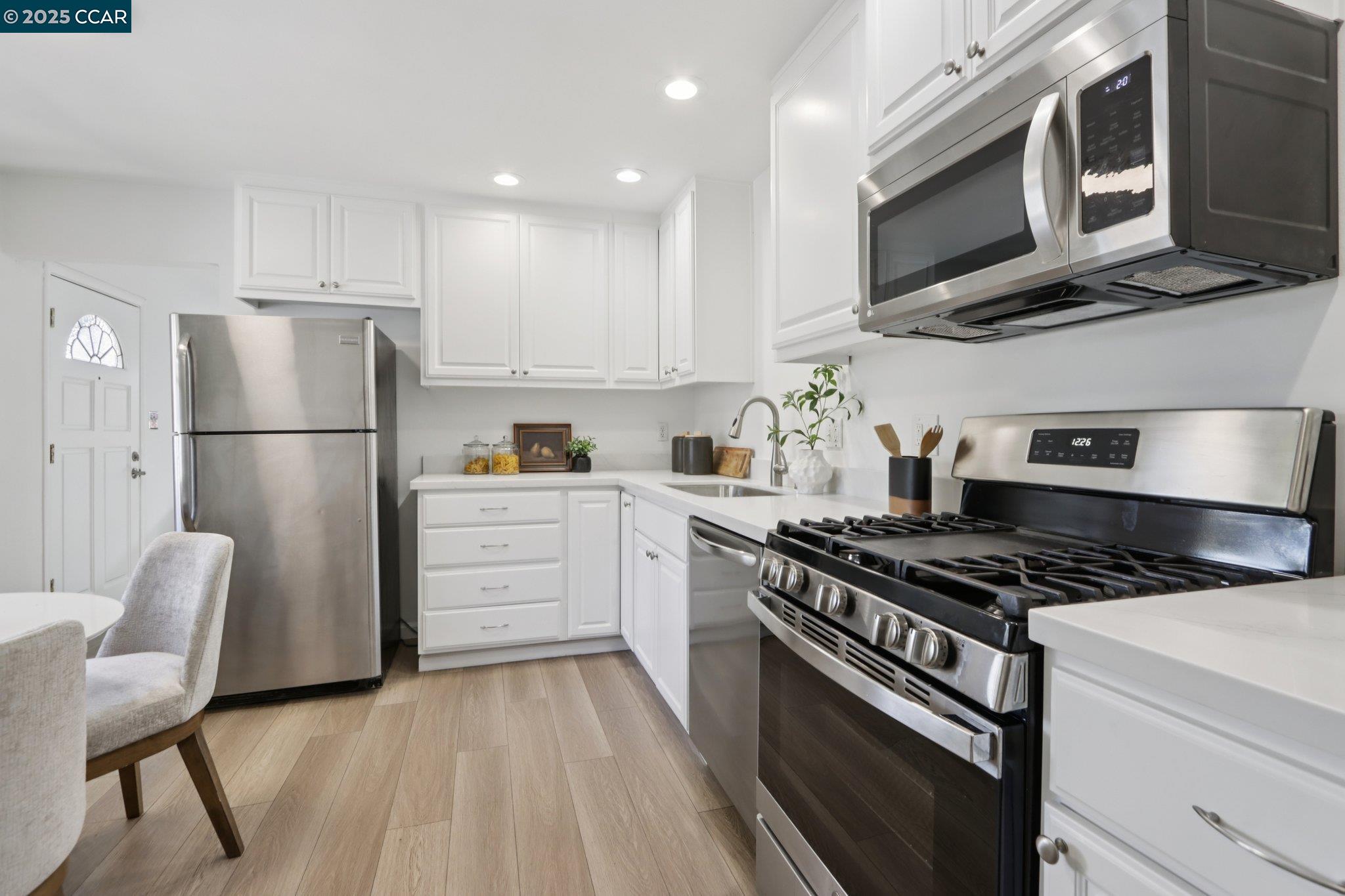 1467 Cape Cod Way Concord, CA 94521 - Photo 14 of 31