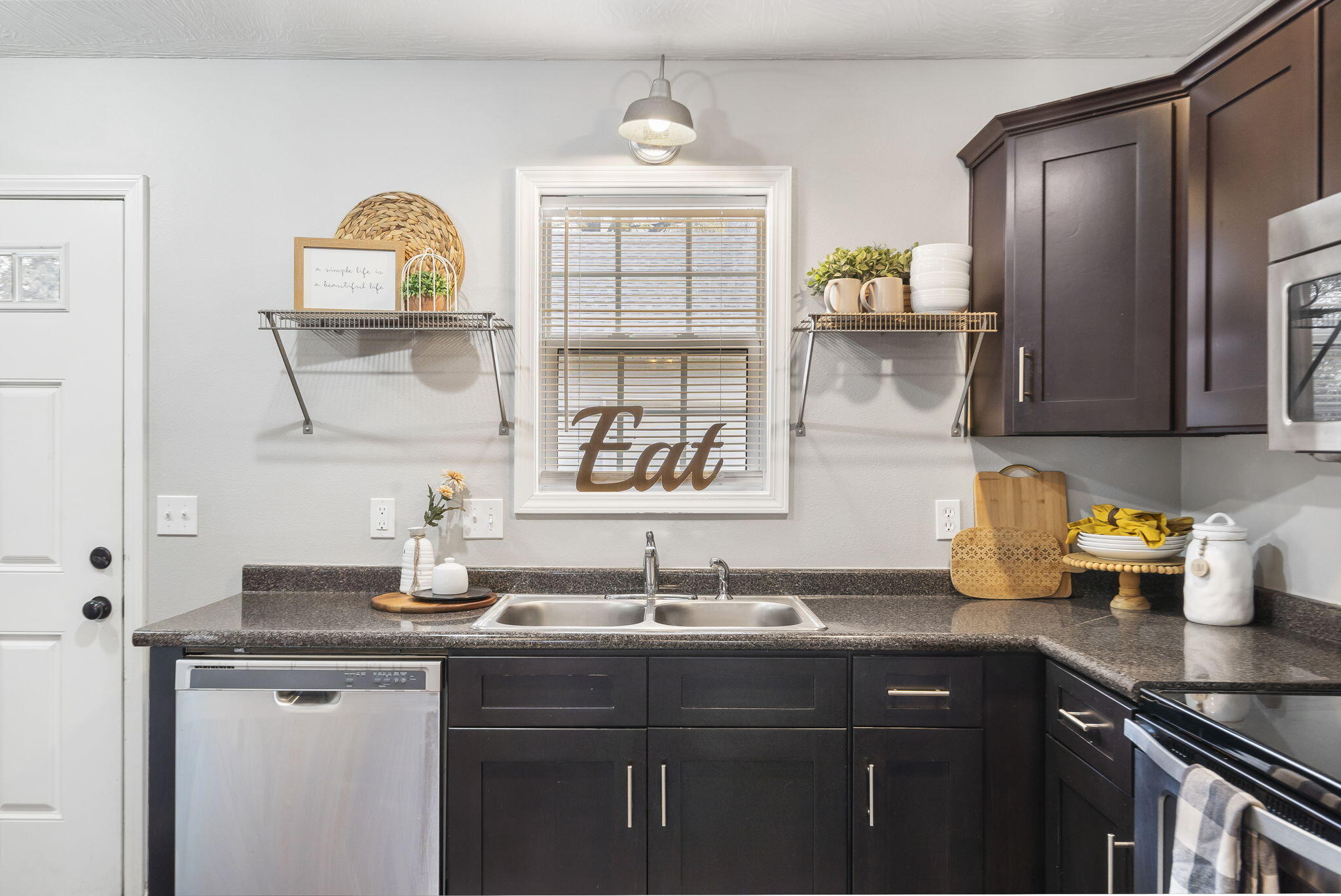 311 South Hampton Avenue Springfield, MO 65806 - Photo 20 of 32 Kitchen
