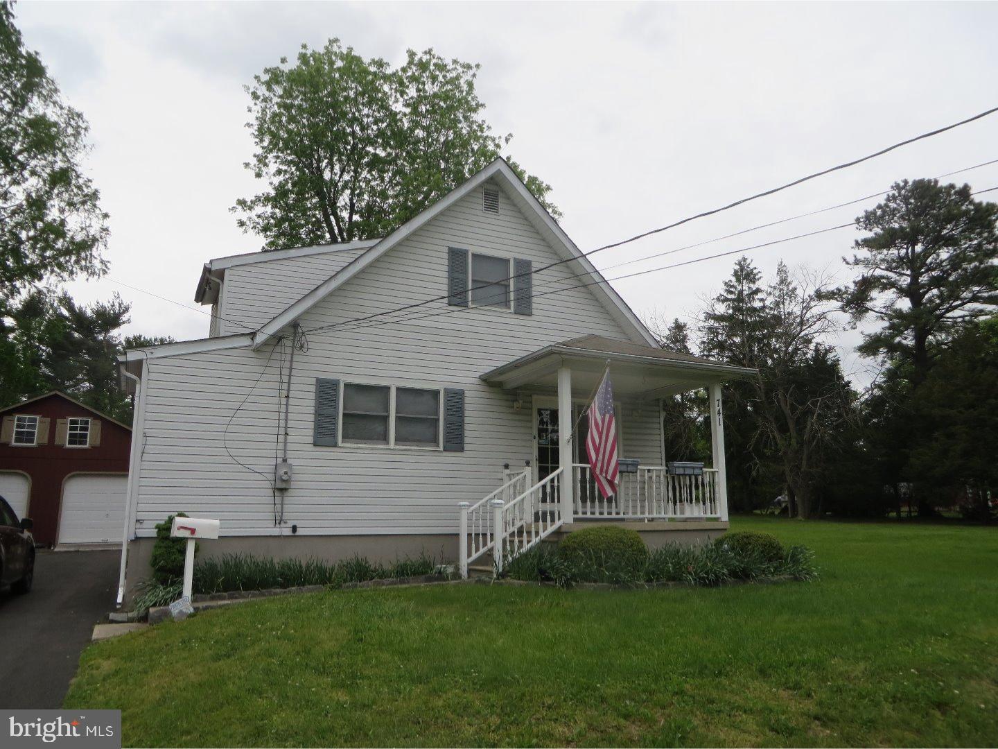 741 Maple Road Woodbury, NJ 08096 - Photo 2 of 23