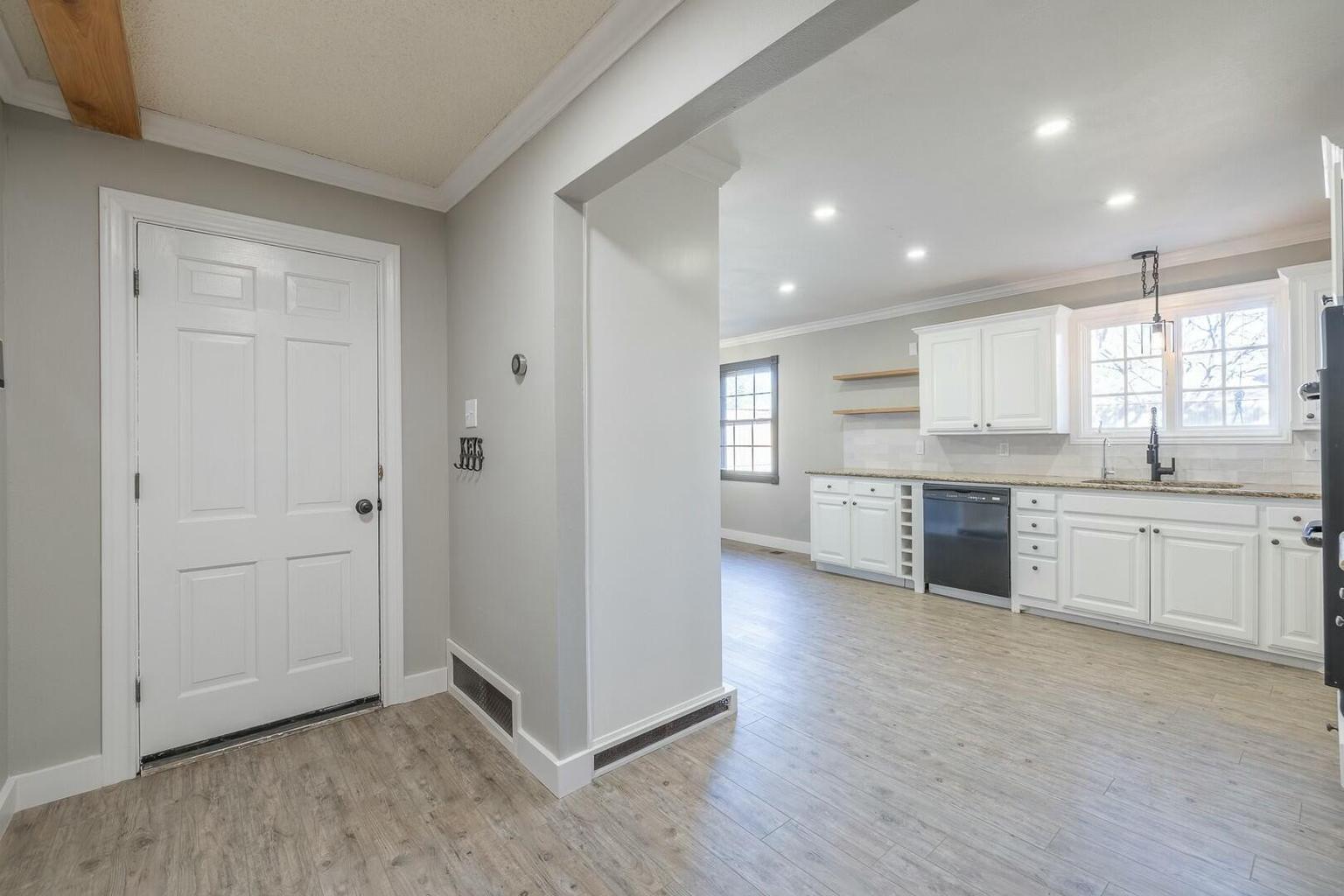 5514 76th Street Lubbock, TX 79424 - Photo 8 of 31 20250203155214586203000000-o