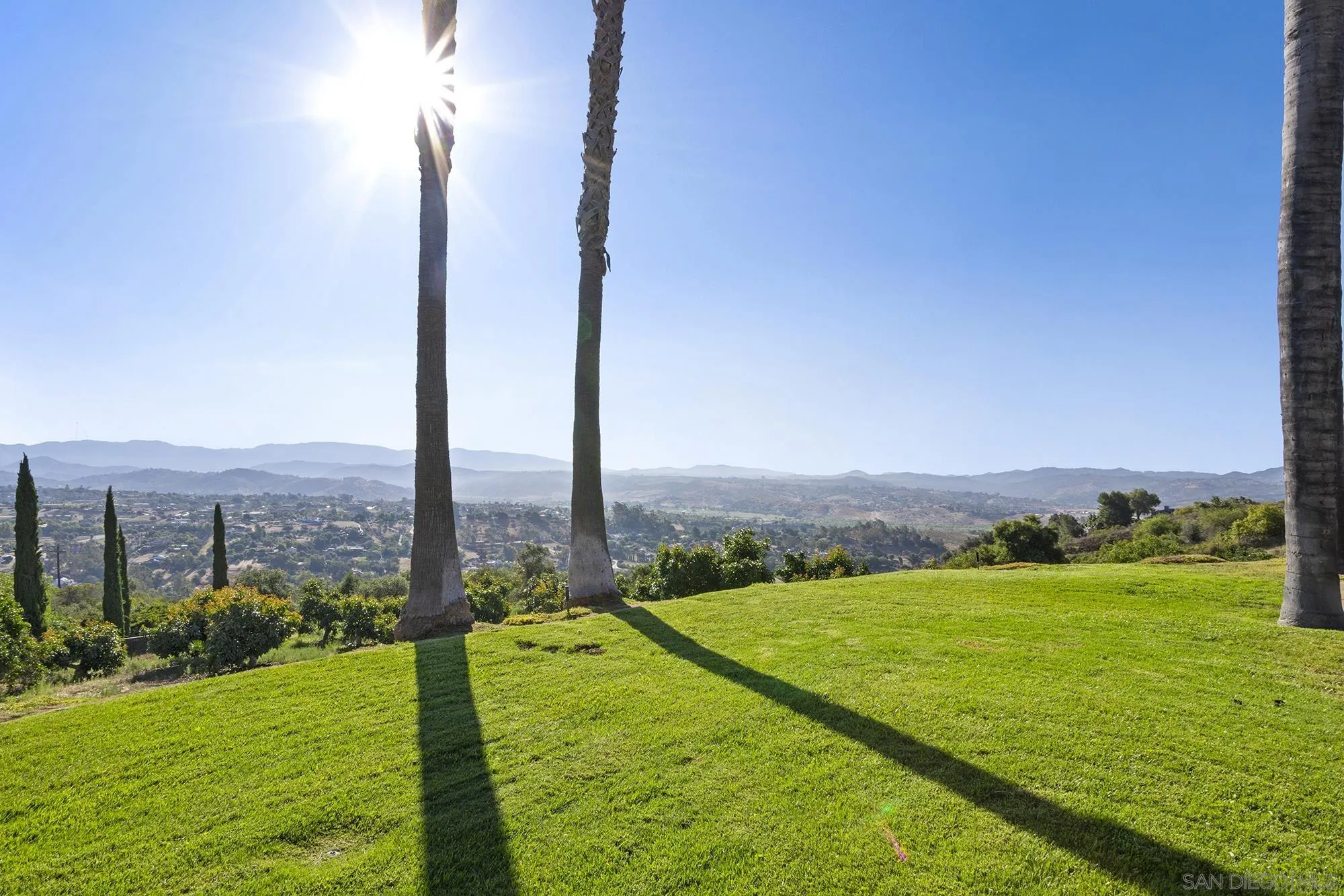 4 Rollingview Lane Fallbrook, CA 92028 - Photo 29 of 32 a view of an ocean with a big yard
