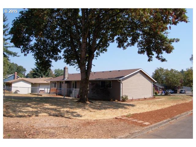 910 South South End Road Oregon City, OR 97045 - Photo 15 of 16 Yard