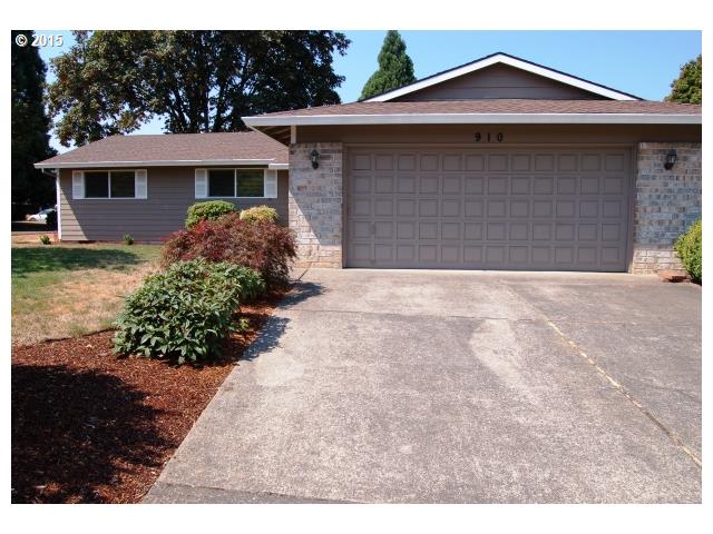 910 South South End Road Oregon City, OR 97045 - Photo 2 of 16 Gallery Image 2