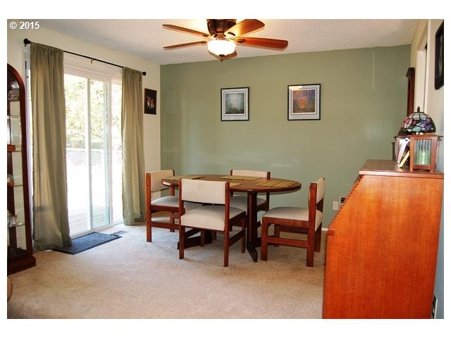 910 South South End Road Oregon City, OR 97045 - Photo 5 of 16 Dining Room