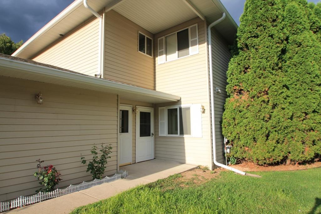 124 Ruth Street North, Unit 3 St. Paul, MN 55119 - Photo 1 of 11 Gallery Image 1