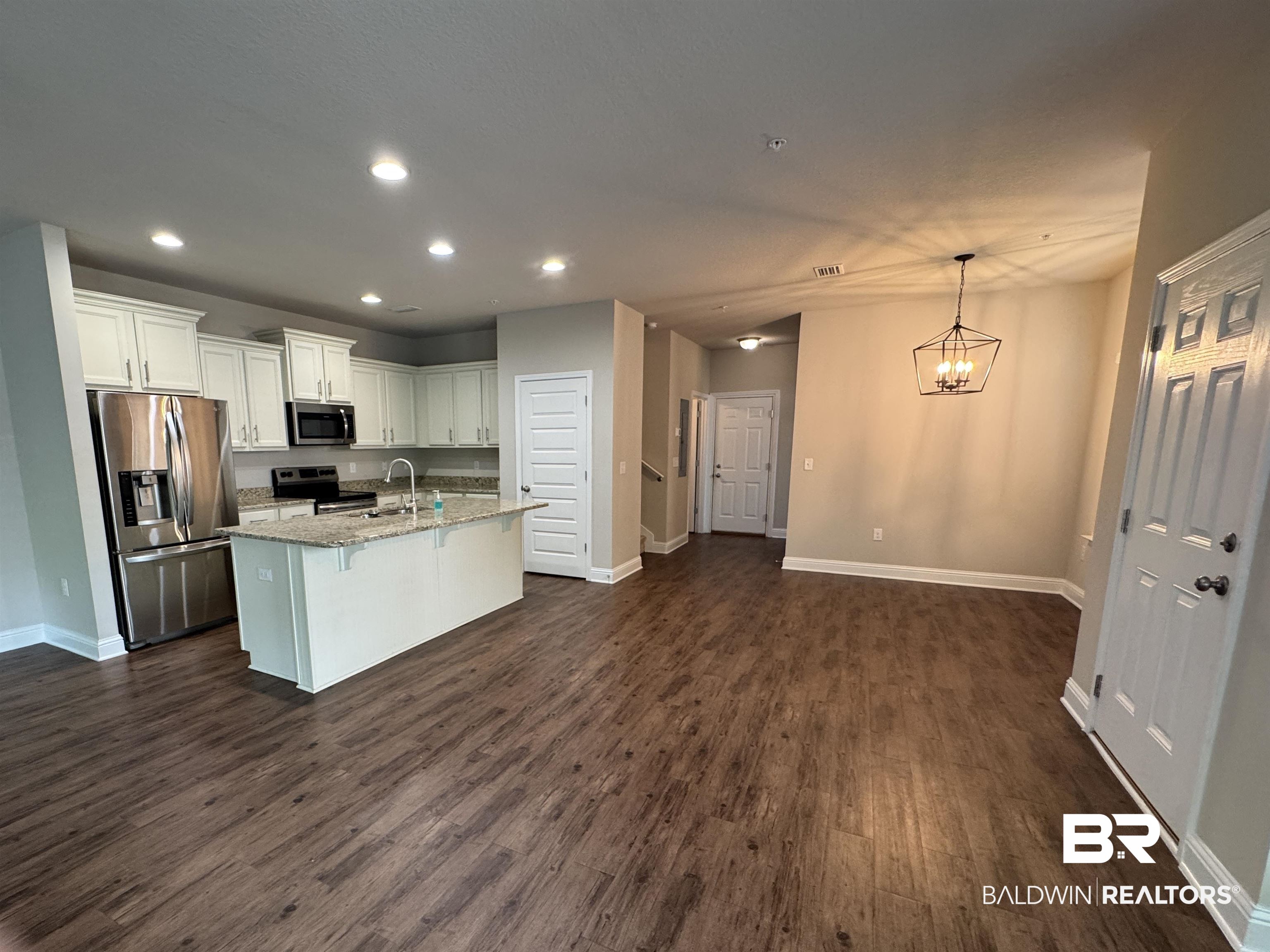 6811 Spaniel Drive, Unit C Daphne, AL 36527 - Photo 4 of 33 Dining Room