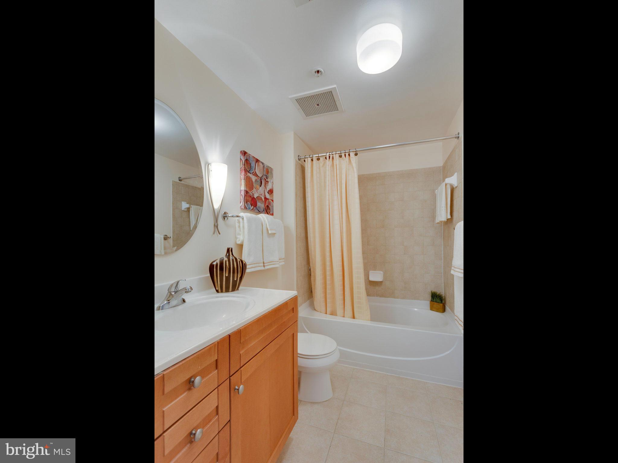 1111 11th Street Northwest, Unit 510 Washington, DC 20001 - Photo 24 of 28 Bathroom