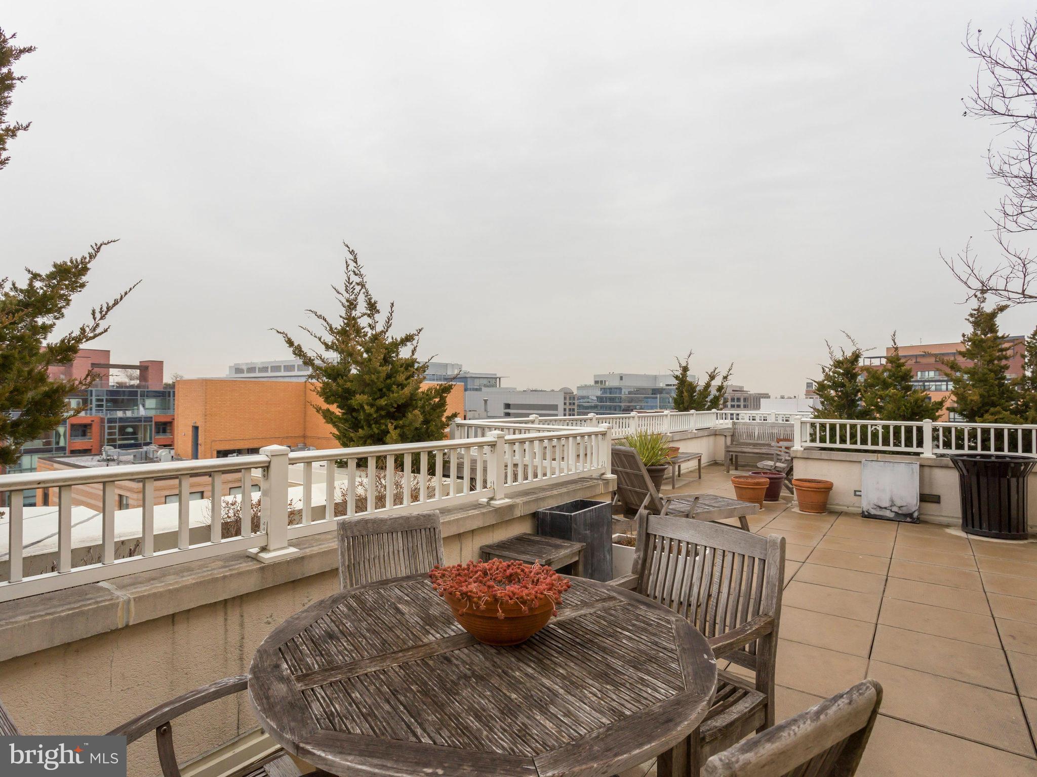 1111 11th Street Northwest, Unit 510 Washington, DC 20001 - Photo 26 of 28 Roof top deck