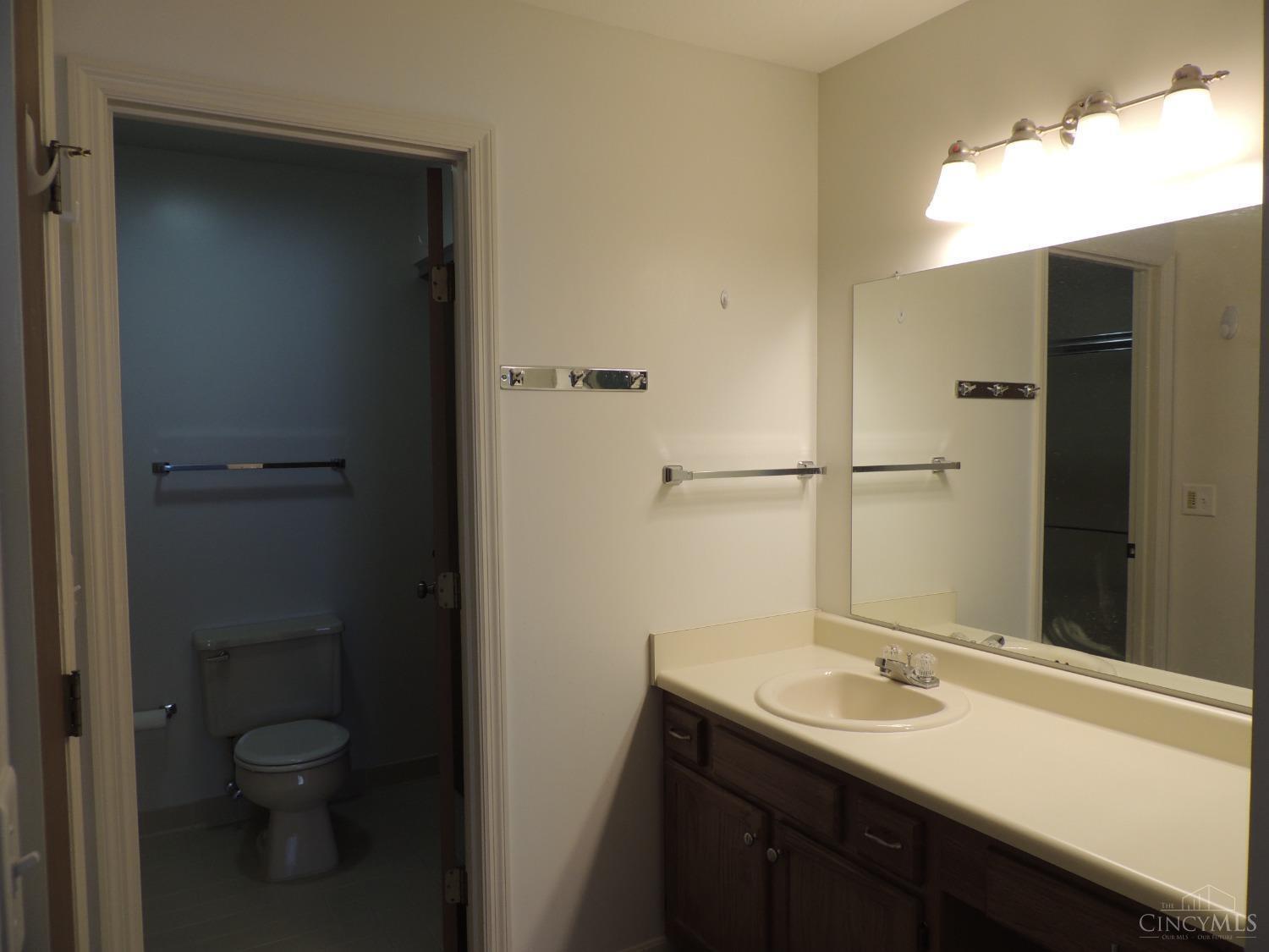 7913 Cheviot Road, Unit 28 Cincinnati, OH 45247 - Photo 15 of 24