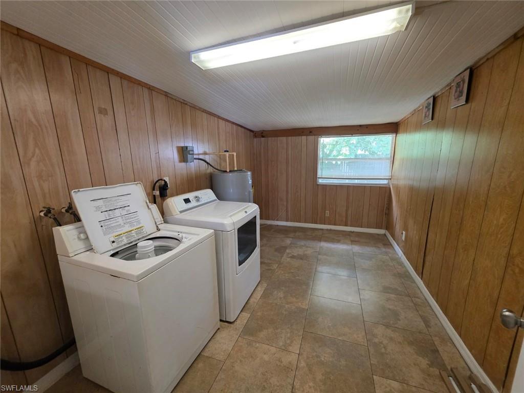 2103 Unity Avenue Fort Myers, FL 33901 - Photo 7 of 40 a utility room with dryer and washer