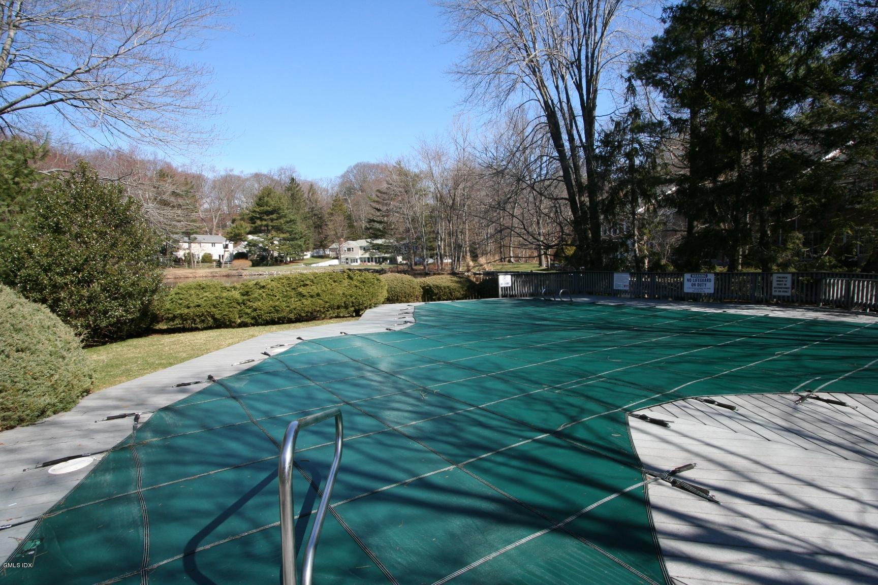 13 Georgetowne North, Unit 13 Greenwich, CT 06831 - Photo 17 of 17 a garden view with a seating space