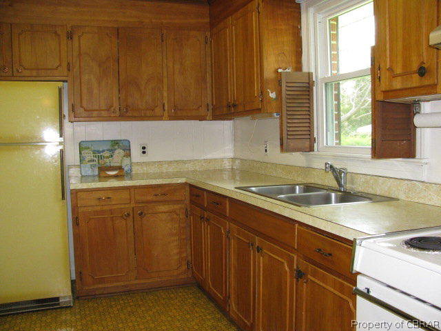 499 Pocahontas Road Kilmarnock, VA 22482 - Photo 5 of 13