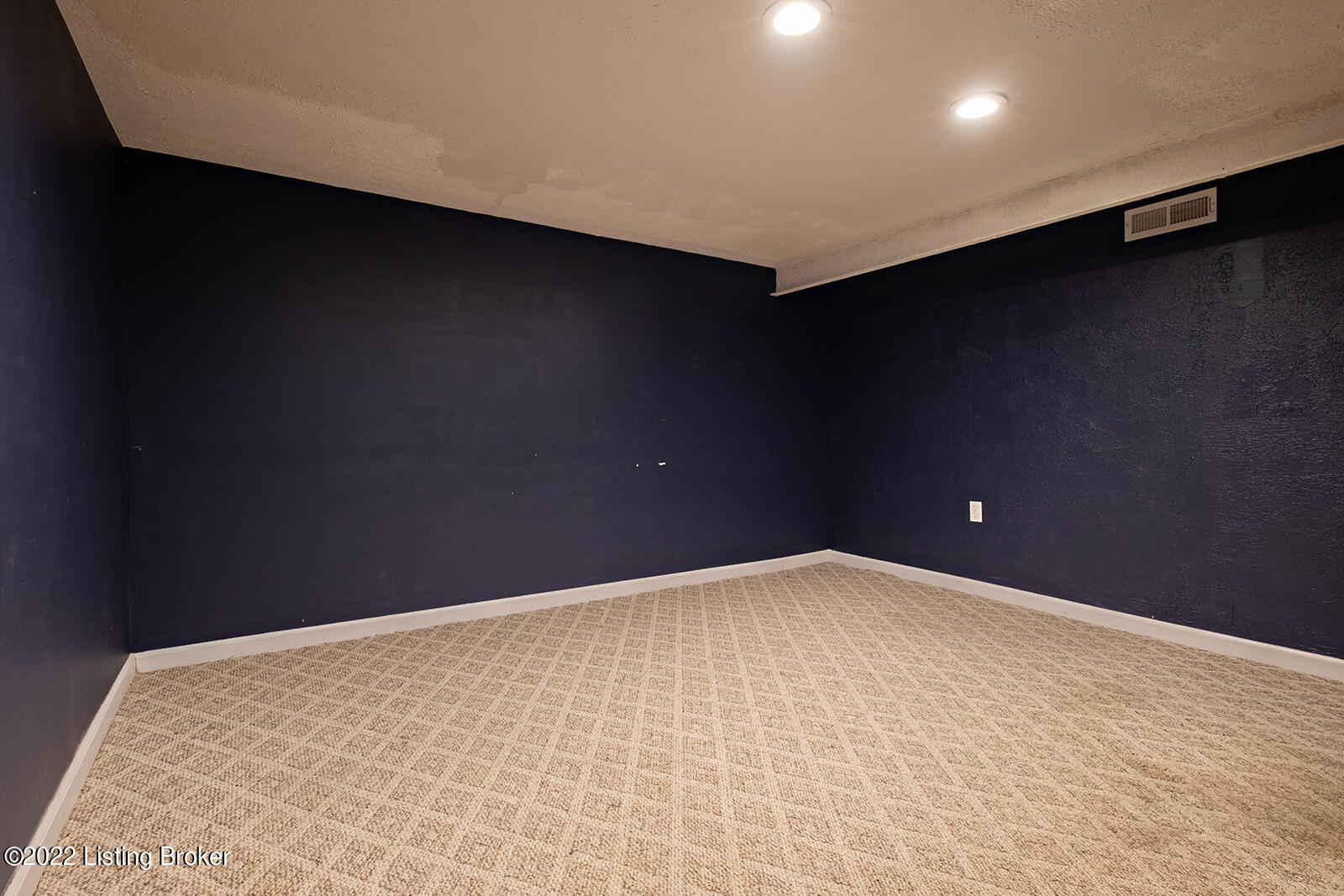 4512 Fox Run Road Louisville, KY 40207 - Photo 48 of 66 0051