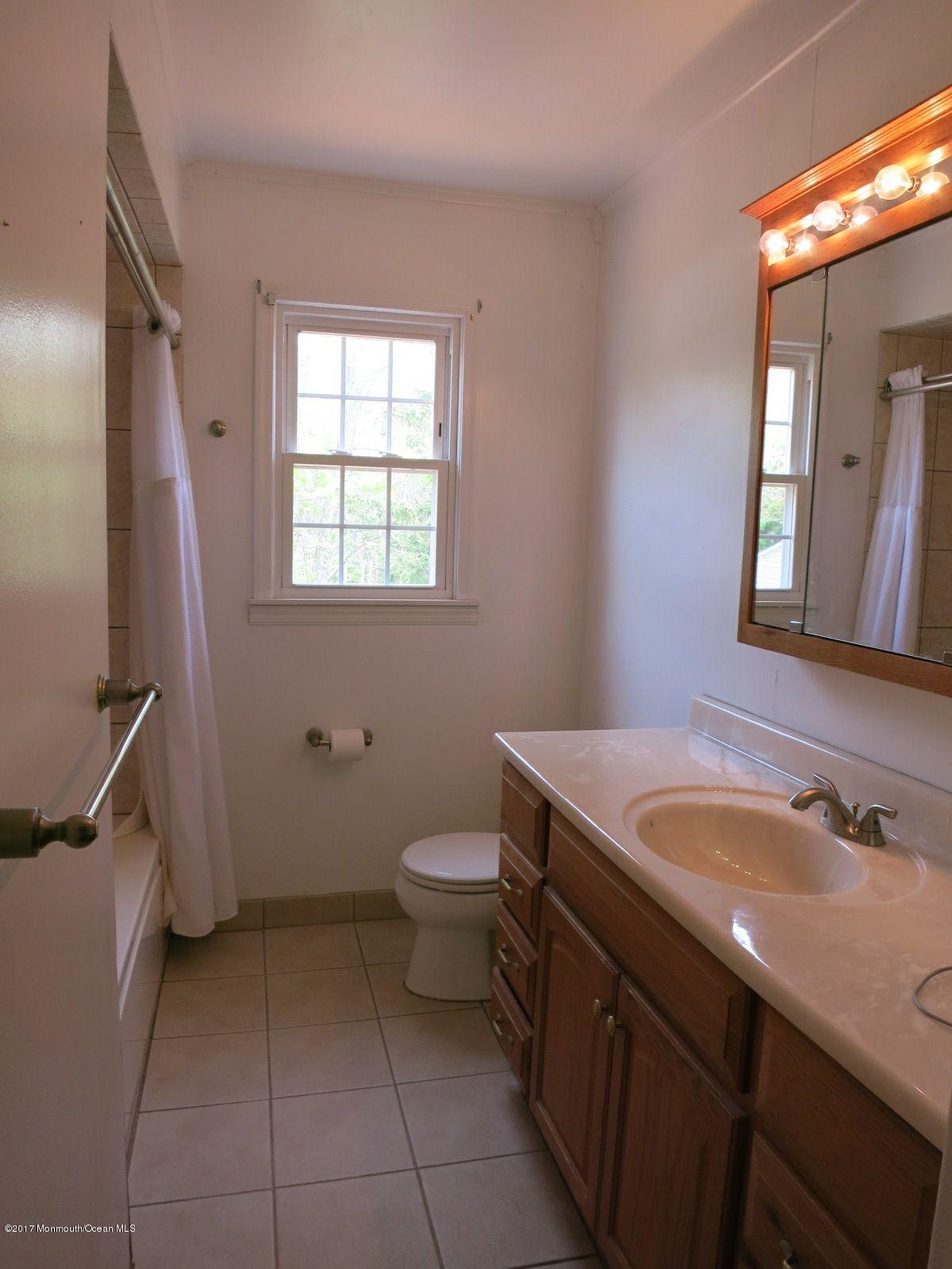 968 Bethel Church Road Jackson, NJ 08527 - Photo 10 of 14 968 Bethel Church Rd pic 6