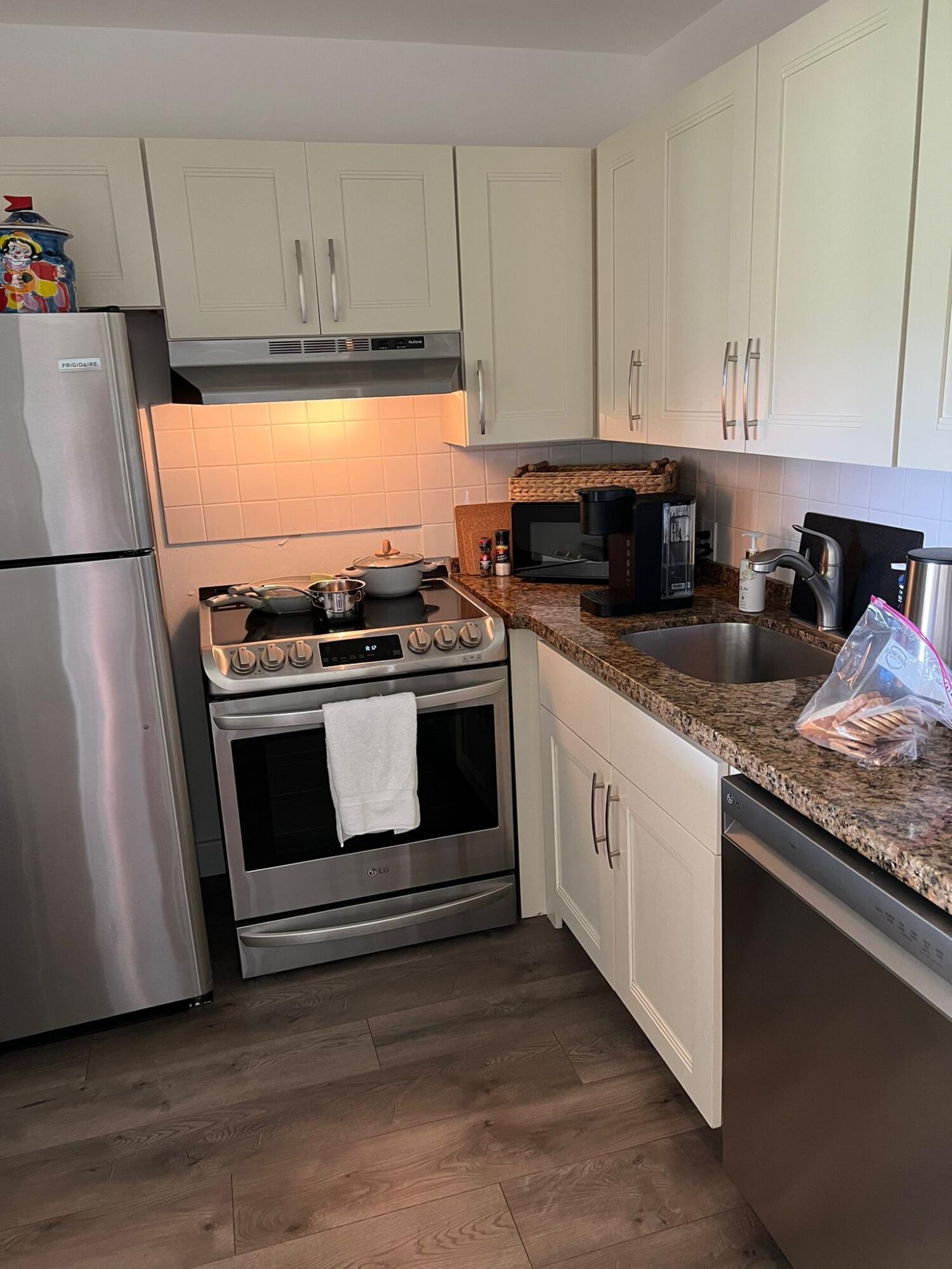 7 Preston A Boca Raton, FL 33434 - Photo 26 of 40 PHOTO-2023-04-02-14-16-24