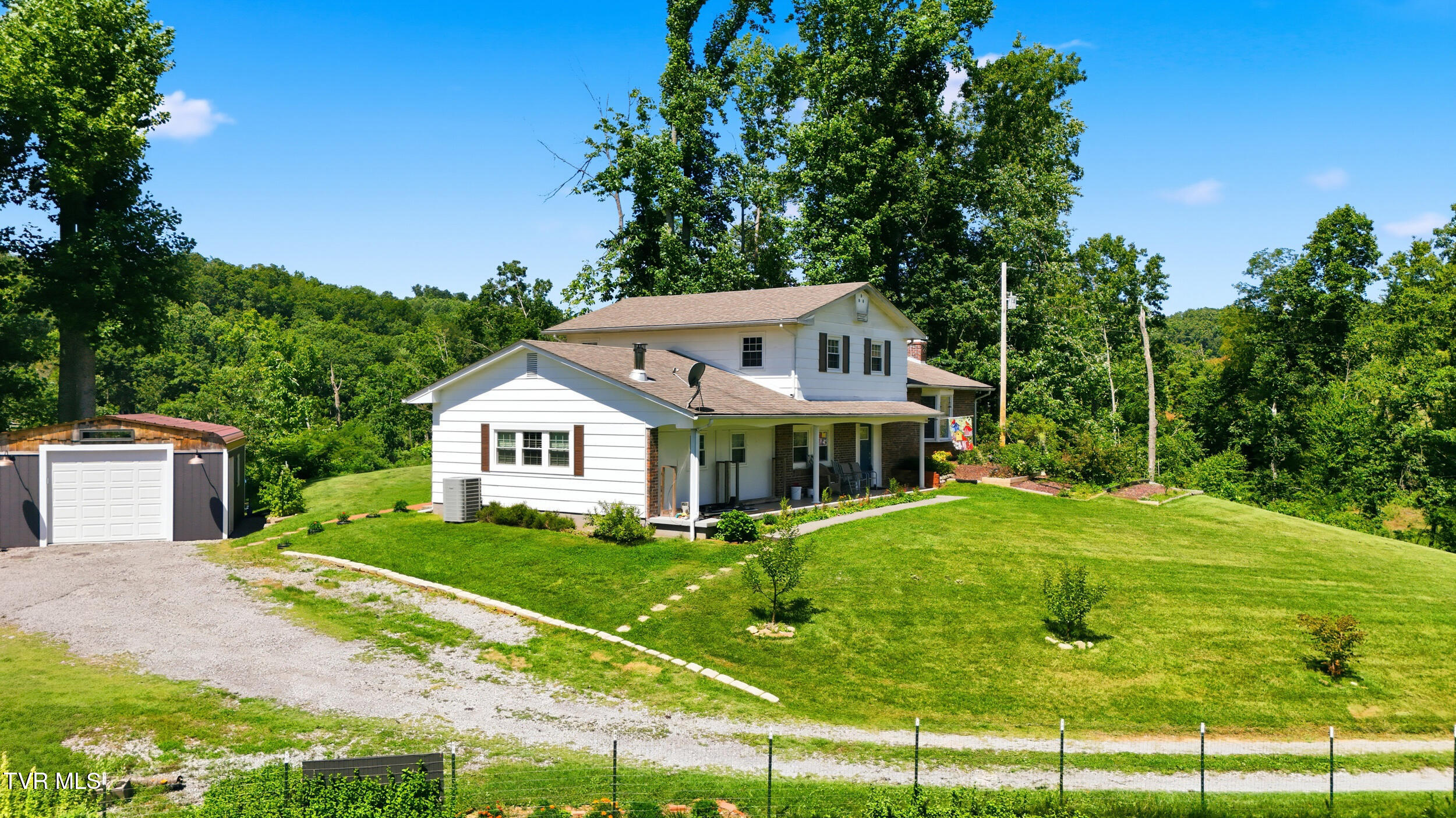 3216 Dry Creek Road Duffield, VA 24244 - Photo 2 of 59 3_3216 dry creek-12