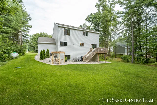 $349,900 | 568 River Hills Drive, Newaygo, MI 49337