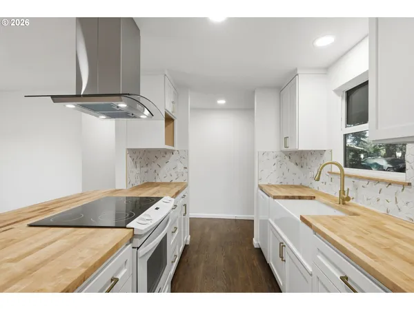 $405,000 | 18640 Southeast Yamhill Circle, Portland, OR 97233