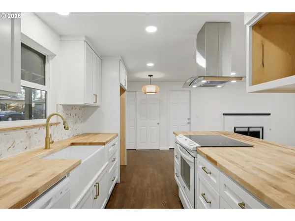 $405,000 | 18640 Southeast Yamhill Circle, Portland, OR 97233