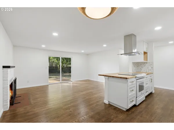 $405,000 | 18640 Southeast Yamhill Circle, Portland, OR 97233