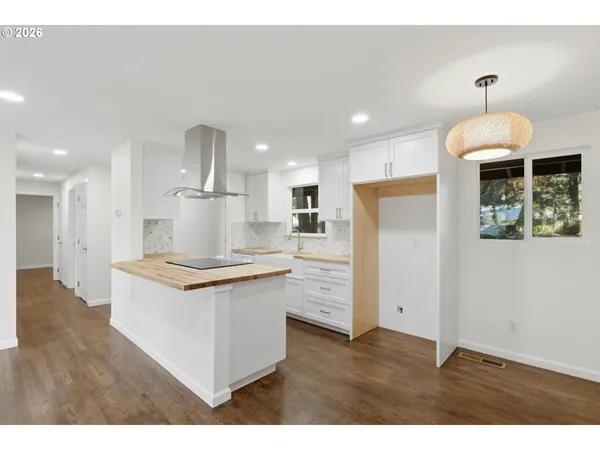 $405,000 | 18640 Southeast Yamhill Circle, Portland, OR 97233