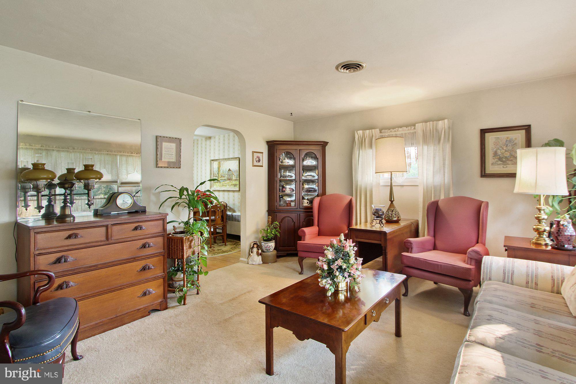 2009 Poplars Road York, PA 17408 - Photo 3 of 28 Gallery Image 3