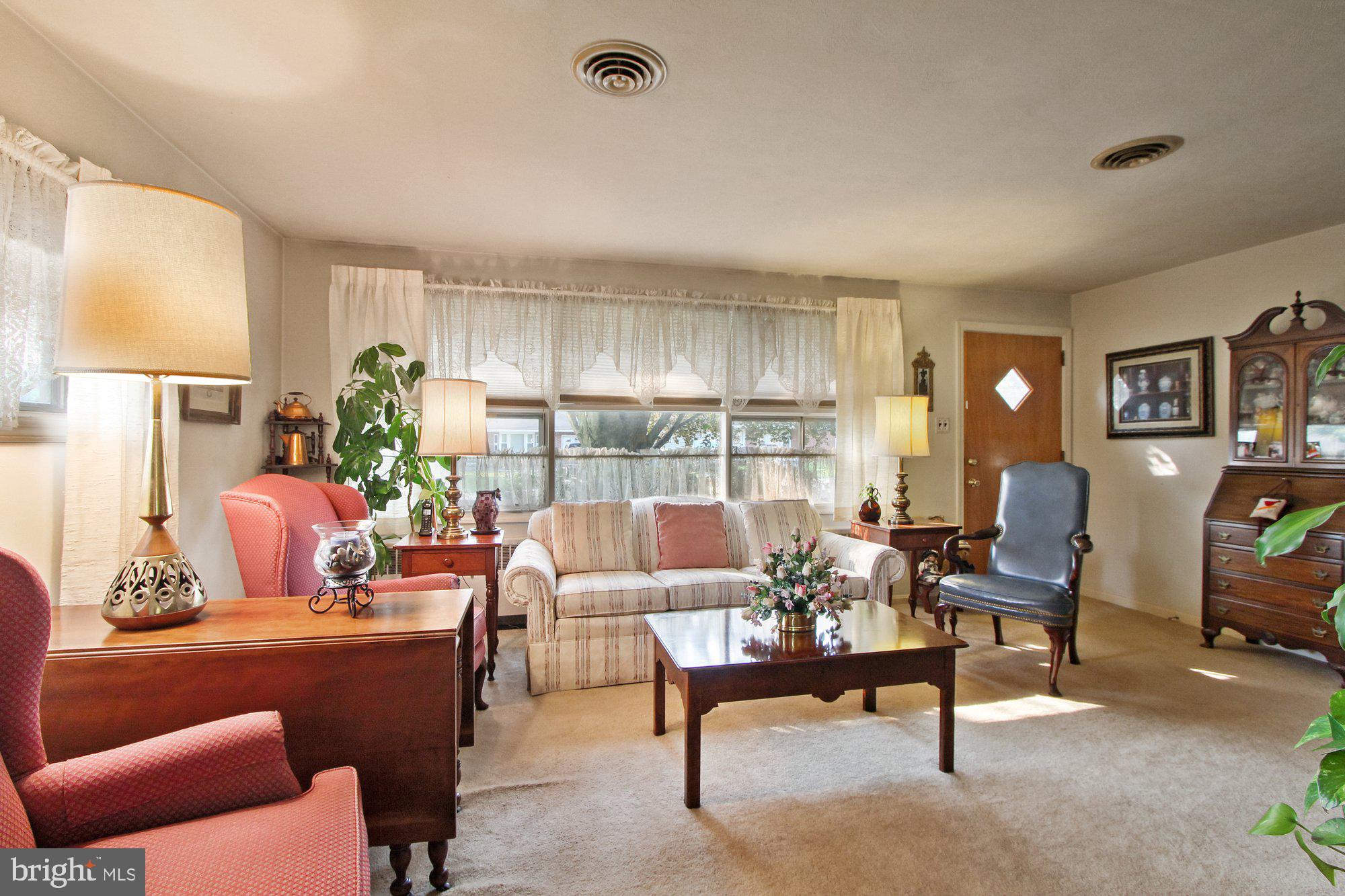 2009 Poplars Road York, PA 17408 - Photo 4 of 28 Gallery Image 4