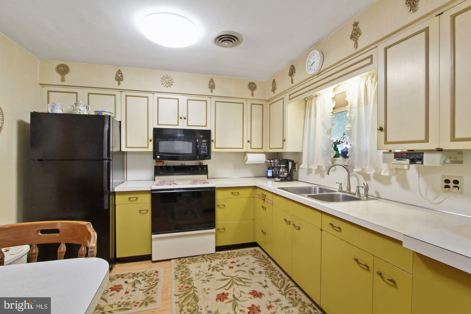 2009 Poplars Road York, PA 17408 - Photo 8 of 28 Gallery Image 8