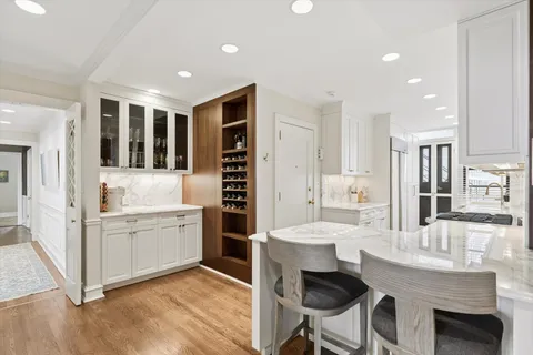 $1,100,000 | 1120 North Lake Shore Drive, Unit 16B, Chicago, IL 60611