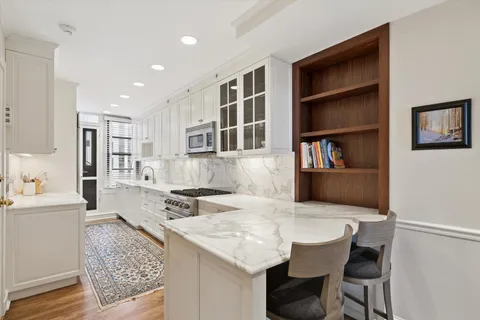 $1,100,000 | 1120 North Lake Shore Drive, Unit 16B, Chicago, IL 60611