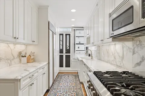 $1,100,000 | 1120 North Lake Shore Drive, Unit 16B, Chicago, IL 60611