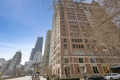 $1,100,000 | 1120 North Lake Shore Drive, Unit 16B, Chicago, IL 60611