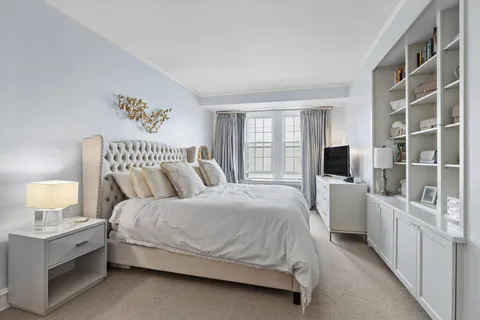 $1,100,000 | 1120 North Lake Shore Drive, Unit 16B, Chicago, IL 60611