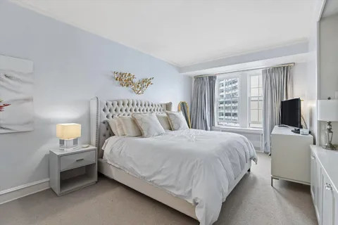 $1,100,000 | 1120 North Lake Shore Drive, Unit 16B, Chicago, IL 60611