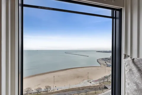 $1,100,000 | 1120 North Lake Shore Drive, Unit 16B, Chicago, IL 60611