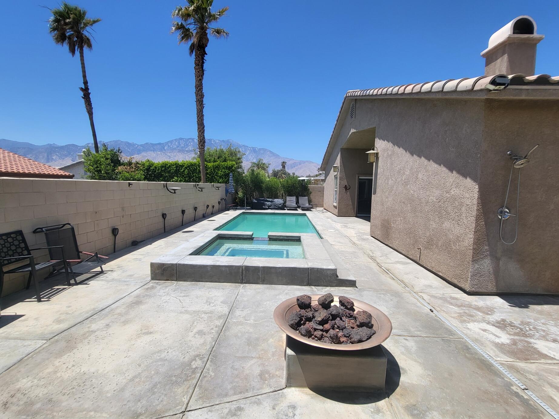 67235 Garbino Road Cathedral City, CA 92234 - Photo 32 of 45 Pool Spa and Panoramic View